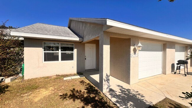8213 Cozumel Ln in Sebring, FL - Building Photo - Building Photo