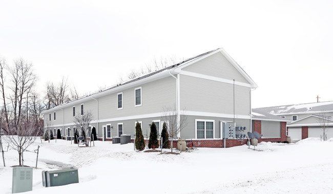 Palmer Pointe Townhomes in Pontiac, MI - Building Photo - Building Photo