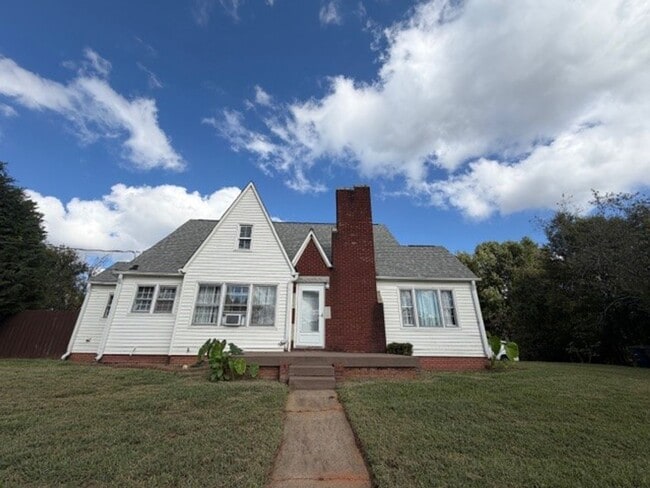 property at 995 Salisbury Ridge Rd