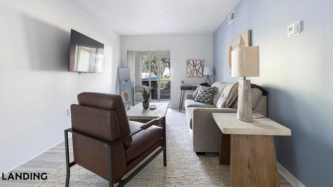 1000 Marlin Lakes Cir, Unit 717 in Sarasota, FL - Building Photo - Building Photo