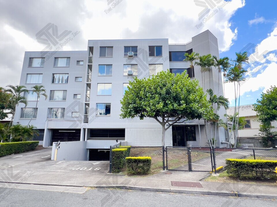 112 S School St in Honolulu, HI - Building Photo