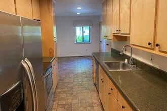331 Birch Ln in Irvington, NY - Building Photo - Building Photo