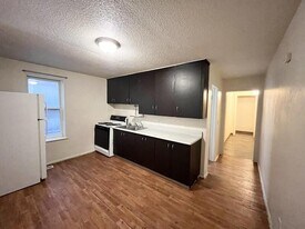 560 S 600 E in Salt Lake City, UT - Building Photo