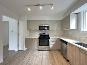 7621 N Sheridan Rd, Unit K2 in Chicago, IL - Building Photo - Building Photo