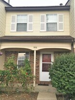 970 Pomona Dr in Champaign, IL - Building Photo