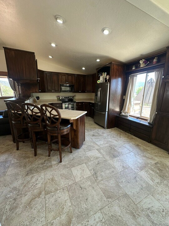 462 E Pine View Dr in Central, UT - Building Photo