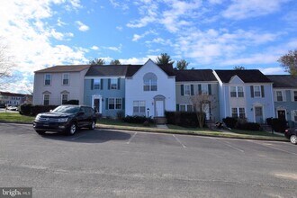 6605 Briarleigh Way in Alexandria, VA - Building Photo - Building Photo