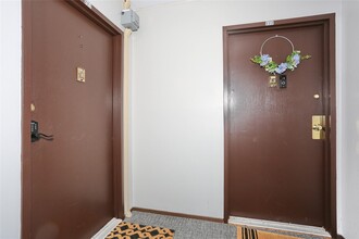 221 Richard Ct in Pomona, NY - Building Photo - Building Photo