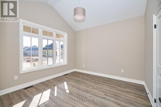 28 Harvest Dr in Niagara-On-The-Lake, ON - Building Photo - Building Photo