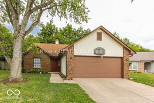 14610 Village Park E Dr in Carmel, IN - Building Photo