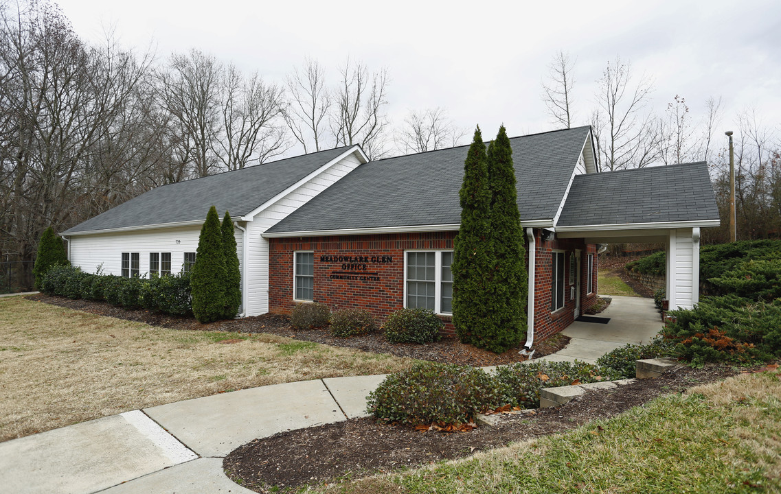 Meadowlark Glen Apartments in Mooresville, NC - Building Photo