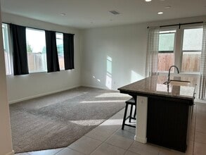 6369 N Santa Lucia Way in Fresno, CA - Building Photo - Building Photo