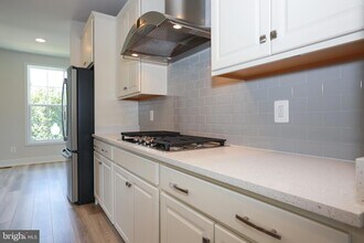 6715 Karter Robinson Dr in Haymarket, VA - Building Photo - Building Photo