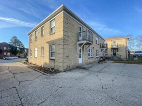 6920 W Center St in Milwaukee, WI - Building Photo - Building Photo