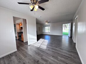 4744 Forest Pkwy in Sacramento, CA - Foto de edificio - Building Photo