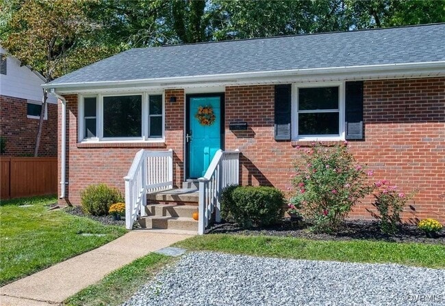 property at 214 N Cedar Ave