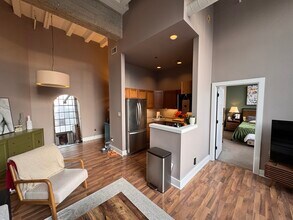 611 N Park Ave, Unit 114 in Indianapolis, IN - Building Photo - Building Photo