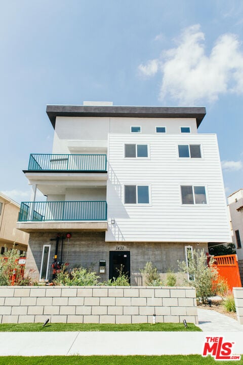 property at 1431 S Sherbourne Dr