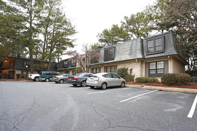 Cross Creek in Atlanta, GA - Foto de edificio - Building Photo