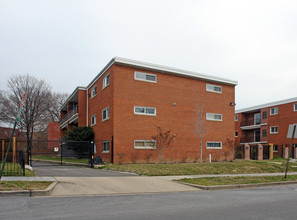 1384 Bryant St NE in Washington, DC - Building Photo - Building Photo