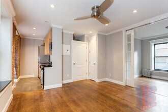 338 E 100th St in New York, NY - Building Photo - Building Photo