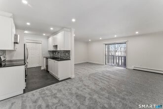 50 Aiken St in Norwalk, CT - Foto de edificio - Building Photo