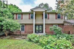 1 Park Brook Pl in Markham, ON - Building Photo