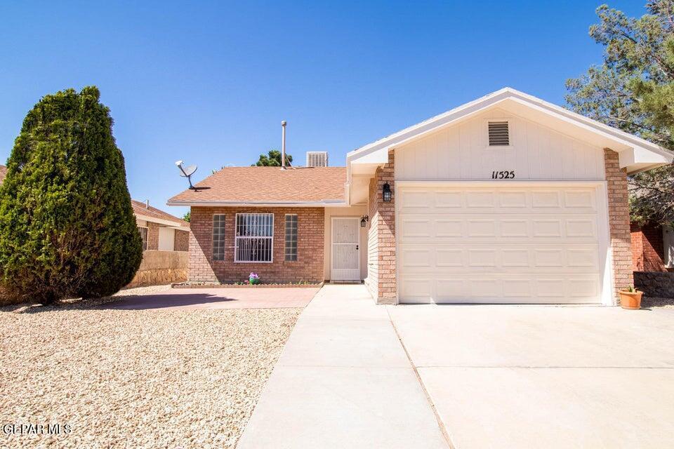 11525 Tony Ponce Dr in El Paso, TX - Building Photo