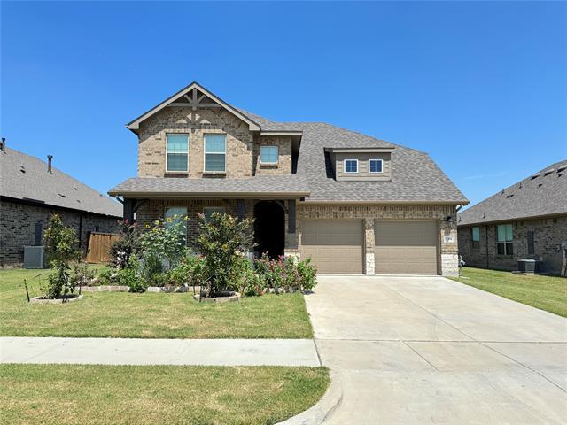 7308 Roaring Springs Rd in Arlington, TX - Foto de edificio