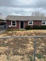 2807 Vanda Ave in Lubbock, TX - Building Photo