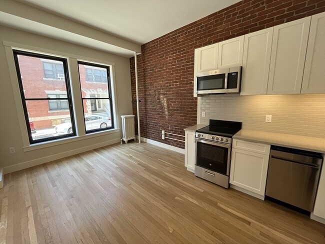 51 Sewall Ave, Unit 110 in Brookline, MA - Building Photo - Building Photo