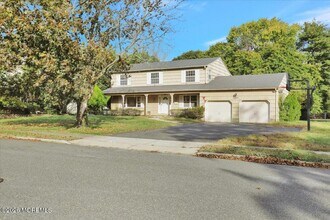 15 Harbor Ct in West Long Branch, NJ - Building Photo - Building Photo