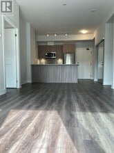 4130 Parkside Village Dr in Mississauga, ON - Building Photo - Building Photo