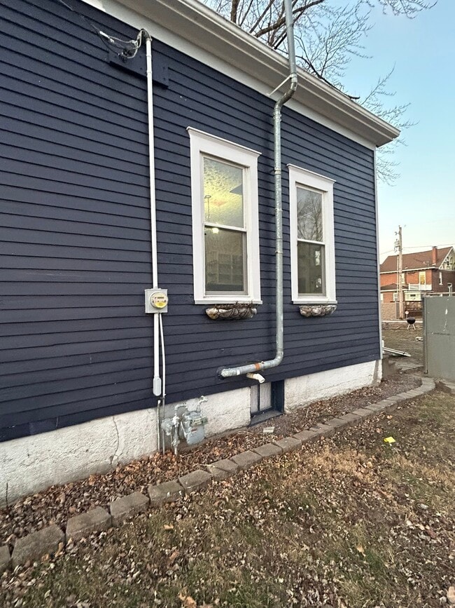 106 S Benton St in New Athens, IL - Building Photo - Building Photo