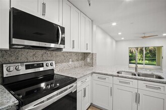 4450 Botanical Pl Cir in Naples, FL - Building Photo - Building Photo