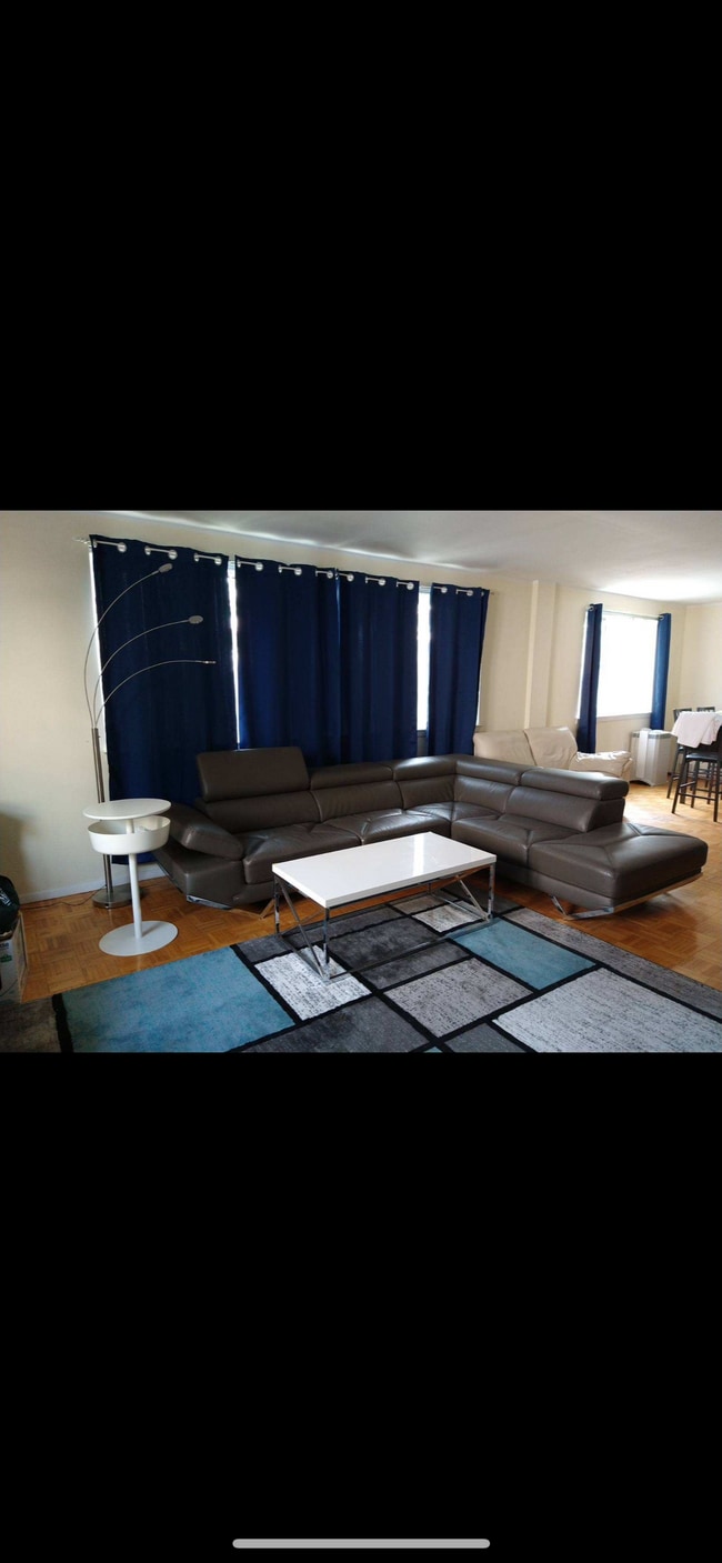 893 Farmington Ave, Unit 2H in West Hartford, CT - Building Photo - Building Photo