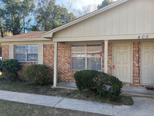 405 Schubert Dr in Pensacola, FL - Building Photo - Building Photo