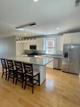 1986 Pine St in Des Plaines, IL - Building Photo - Building Photo