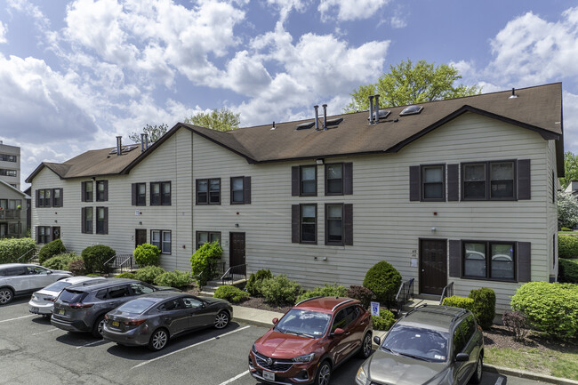 Sussex at Bremmer in Nanuet, NY - Foto de edificio - Building Photo