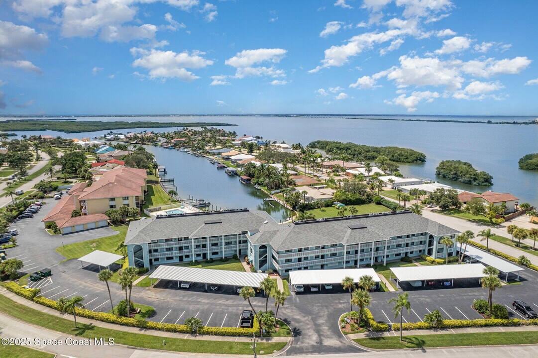 1999 S Banana River Blvd in Cocoa Beach, FL - Building Photo