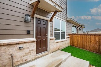 741 Wheatfield Dr in Venus, TX - Building Photo - Building Photo