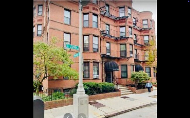 28 Saint Stephen St, Unit #1 in Boston, MA - Foto de edificio - Building Photo