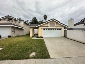 11 Drake in Laguna Niguel, CA - Foto de edificio - Building Photo