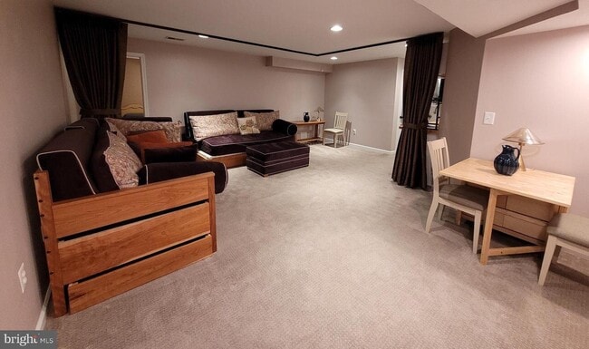 112 Holmes St, Unit Basement in Stafford, VA - Foto de edificio - Building Photo