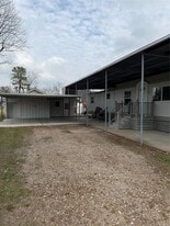 310 E Jack Ave in Baytown, TX - Building Photo