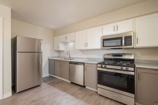 River Rock Apartments in Albuquerque, NM - Building Photo