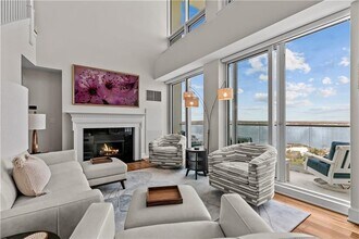 1 Tower Dr in Portsmouth, RI - Foto de edificio - Building Photo