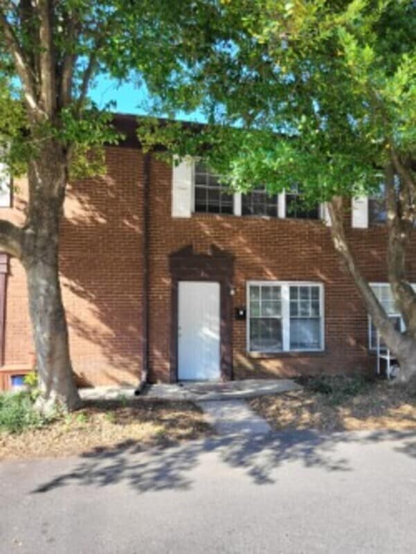 property at 4724 Hovis Rd
