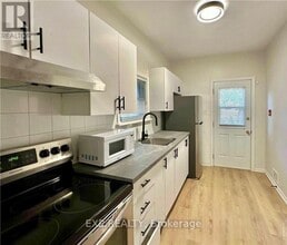 162 Ivy Crescent in Ottawa, ON - Building Photo - Building Photo