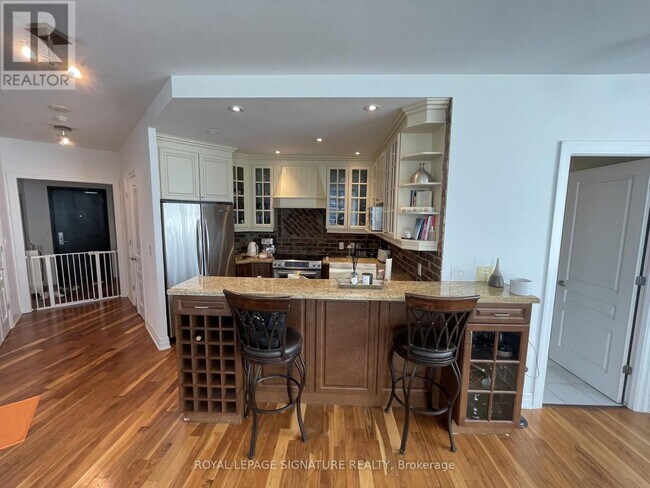 90 Absolute Ave in Mississauga, ON - Building Photo - Building Photo